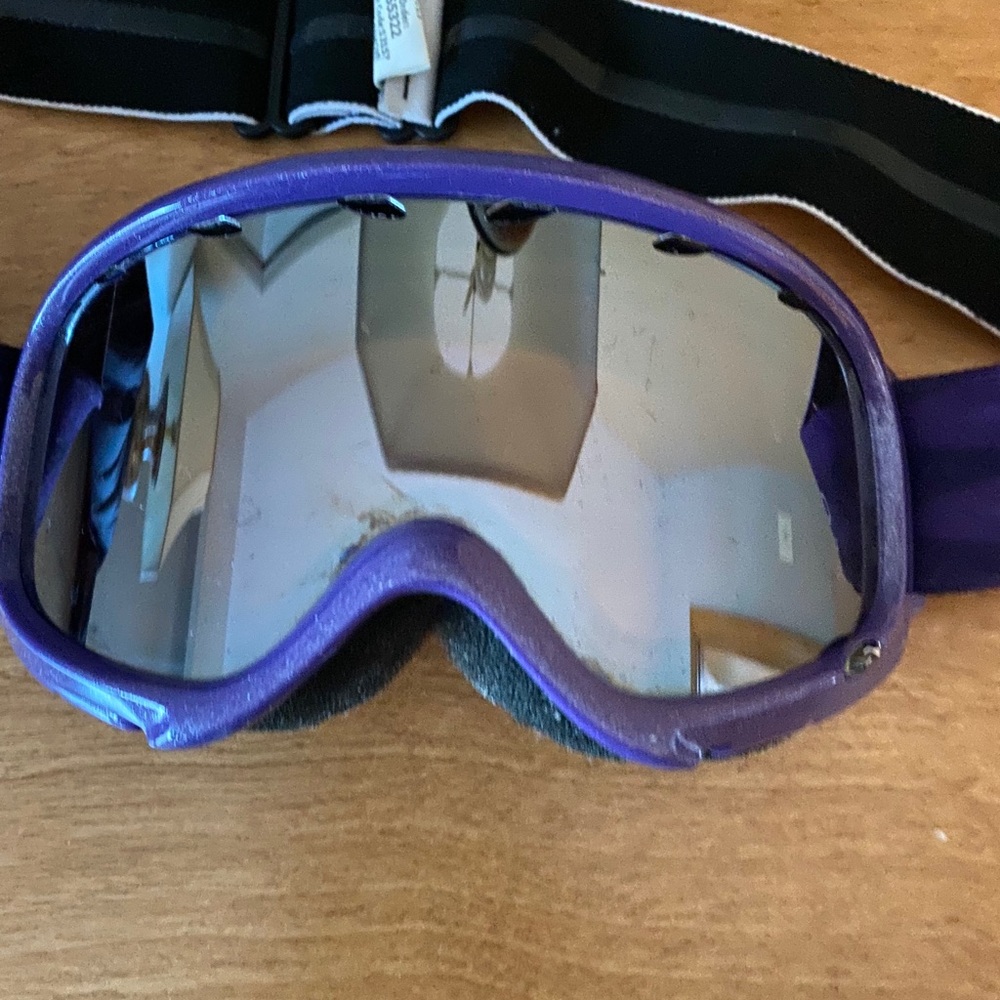 Smith Ski Goggles - Picture 3 of 5